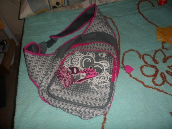 Mochila nova com etiqueta